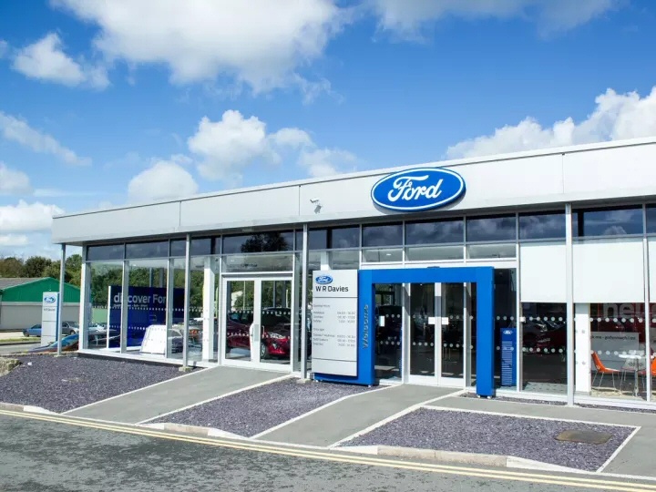W R Davies Ford Llangefni 
